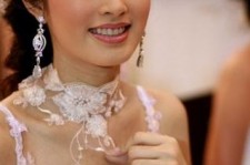 博罗人妖皇后(中国富豪娶人妖皇后)