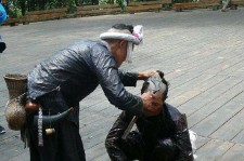博罗欲带老伴游遍中国(带着老伴去旅游)