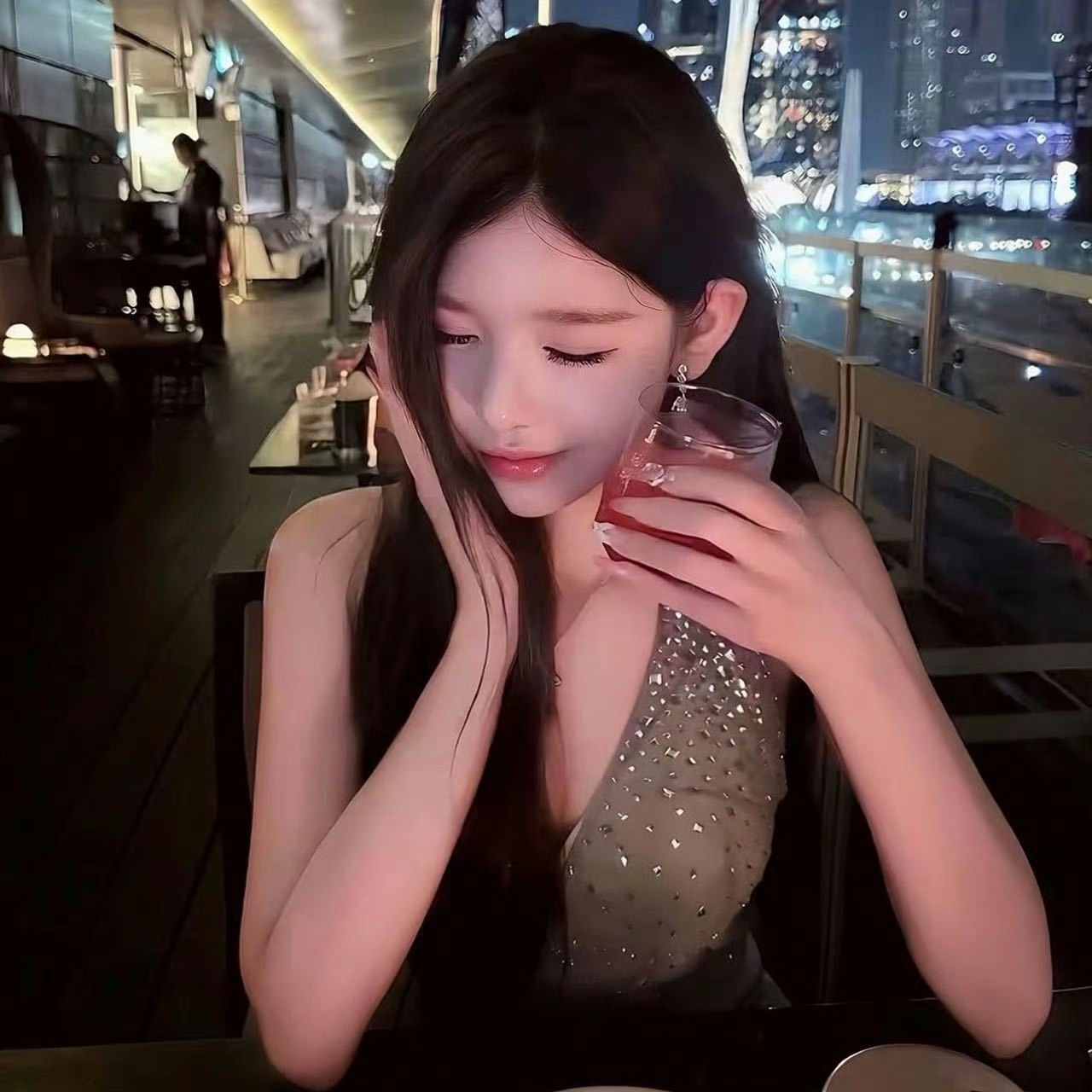 博罗伴游女生夏语冰的资料