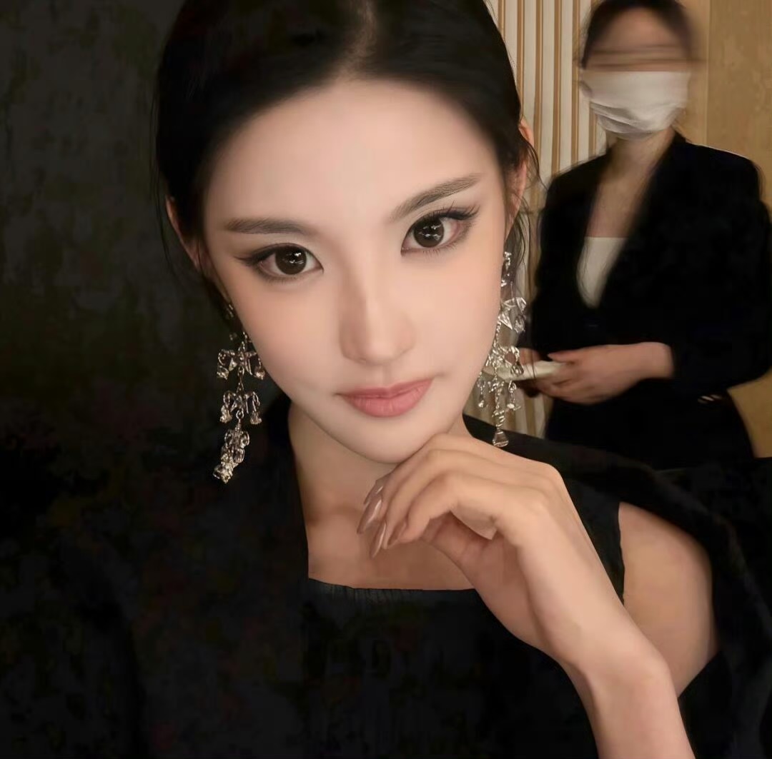 博罗伴游女生 | Isabella Chen的资料